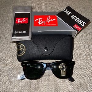Ray-Ban Wayfarer sunglasses RB2140
